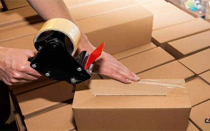 چرا چسب روی کارتن باز می‌شود؟ ۵ اشتباه رایج در استفاده از چسب پهن